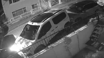 Avcılar’da park halindeki 8 araca çarpan sürücü kaçtı