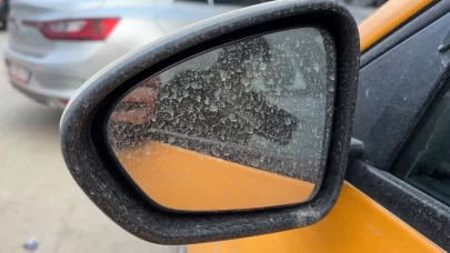 Yüksekova'da toz taşınımında araçlar çamura bulandı