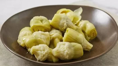 Enginar Kalbi Nasıl Pişirilir? Lezzetiyle Fark Yaratan Bu Şifalı Sebzeyi Sofranıza Taşıyın!