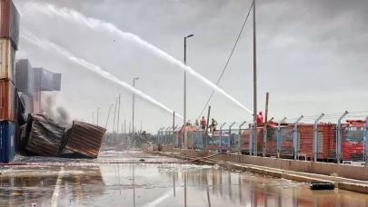 İran'daki Şehid Recai Limanı'nda korkunç patlama