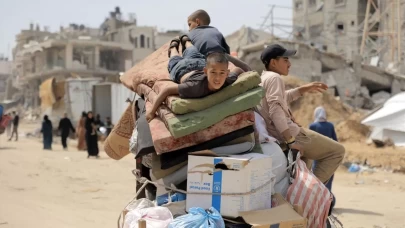 Katil İsrail ordusu Filistinlileri güneye göçe zorluyor