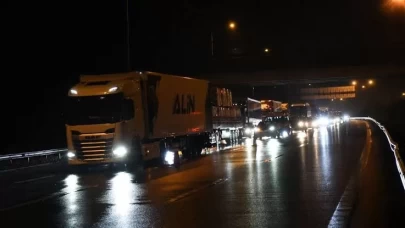 Anadolu Otoyolu'nda makas atan tır, trafiği altüst etti
