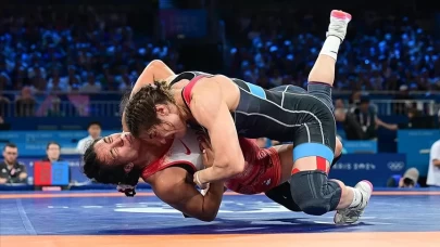 2 milli güreşçi Avrupa Güreş Şampiyonası'nda finale yükseldi