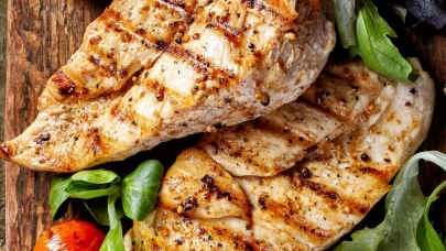 Bebeklere tavuk ne zaman verilir? 6 ve 7 aylık bebek tavuk yer mi?