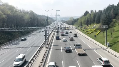 İstanbul'da Fatih Sultan Mehmet Köprüsü'nde bayram dönüşü trafik oluştu