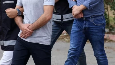 Yurt dışına kaçmaya çalışan 2 FETÖ şüphelisi yakalandı