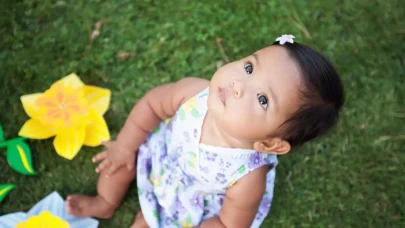 Bahar aylarında çocuklar ve bebekler nasıl giydirilmeli?