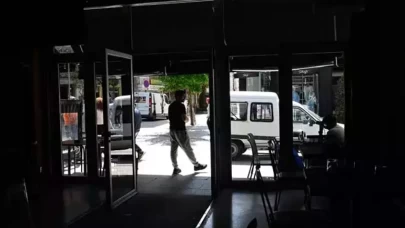 İspanya ve Portekiz'de milyonlar elektriksiz kaldı