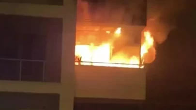 Uzaklaştırma kararı bulunan eşiyle telefonda tartıştıktan sonra evi yaktı