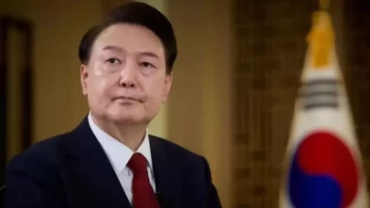 Güney Kore Devlet Başkanı, anayasaya aykırı kararları nedeniyle görevden alındı