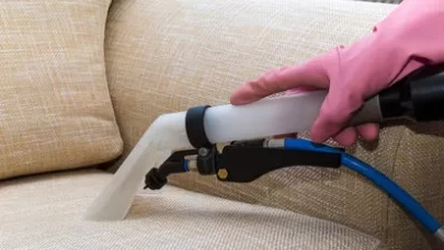 Koltuklar Nasıl Temizlenir? Deri ve Kadife Koltuk Temizleme Yöntemleri