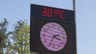 Aydın'da vatandaşlar gölgelik alanlara akın etti