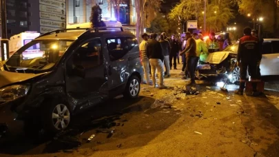 Alkollü sürücü kaza yaptı! 'Ağzımıza iki damla koyduk' savunması şoke etti