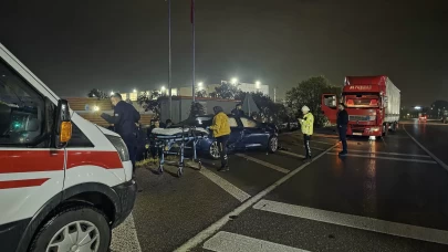 İzmir Kemalpaşa'da otomobil şarampole devrildi, sürücü yaralandı