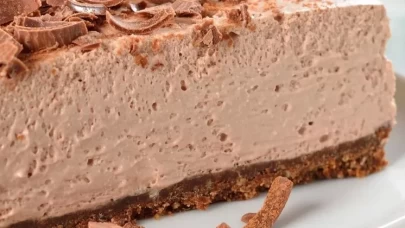 Çikolatalı dondurulmuş pasta tarifi! Serinletici tatlı keyfi