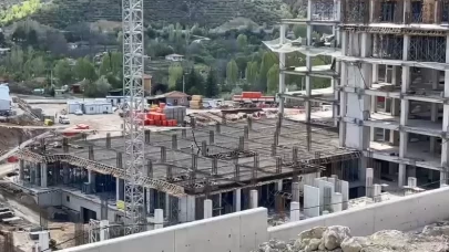 Kule vinçten düşen işçi hayatını kaybetti