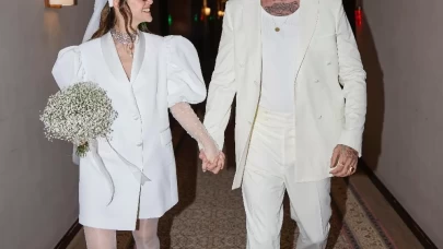 Bebek müjdesi veren ünlü çift, sosyal medyada takipten çıktı