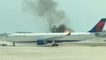 ABD'de yolcu uçağı kalkışa hazırlanırken alev aldı
