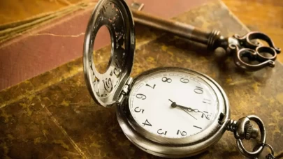 Eşref Saati Nedir? Osmanlı'dan Günümüze Uğurlu Saatin Hikâyesi