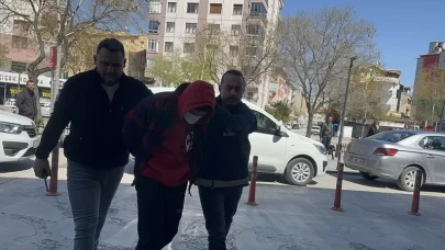 Hastalara yönelik uygunsuz yazışmalar! 2 doktor adliyeye sevk edildi