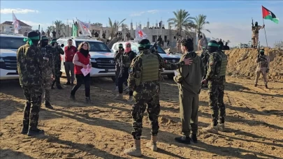 Serbest bırakılan İsrailli esir, Netanyahu destekçilerinden tehdit aldığını söyledi