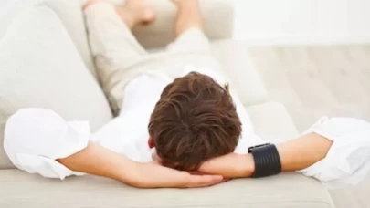 Uzmanı uyardı: Modern yaşam gençleri hareketsizliğe sürüklüyor