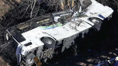 Gana'da otobüs ve yakıt tankeri çarpıştı: 11 ölü