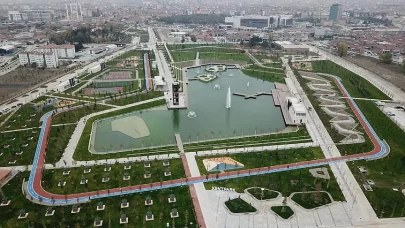 Çorum Recep Tayyip Erdoğan Millet Bahçesi'ne kütüphane açıldı