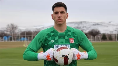 Sivasspor’a kalecisi Nikolic’ten kötü haber