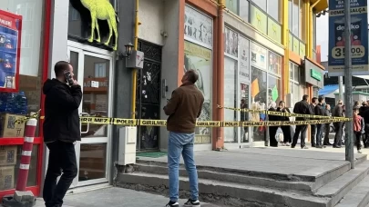 İddia uğruna çatıda mahsur kaldı!