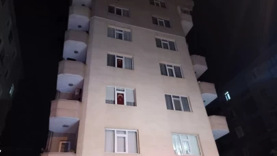 Kadıköy'de balkon çöktü!