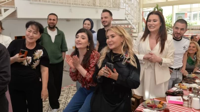 Gonca Vuslateri, kızının doğum gününü Oyuncak Müzesi'nde kutladı