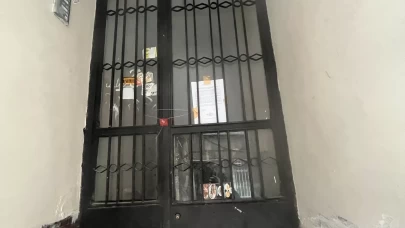 Fatih'te 3 riskli bina boşaltılıp mühürlendi