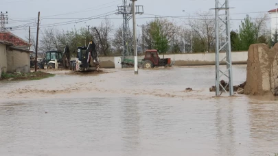 Konya'da şiddetli yağışlar su baskınlarına yol açtı