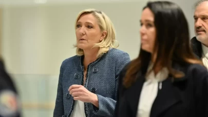 ABD Başkanı Trump yolsuzluktan suçlu bulunan Fransız siyasetçi Le Pen'e destek verdi