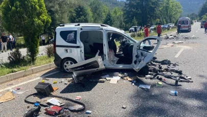 Muğla'da feci kaza 4 araç birbirine girdi!