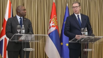 Sırbistan Cumhurbaşkanı Vucic, İngiliz Dışişleri Bakanı'nı ağırladı