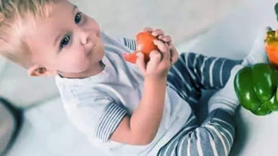 Sebze sevmeyen bebeklere 5 pratik sebze yedirme yöntemi