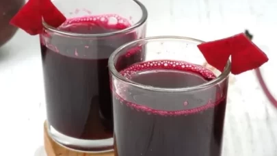 Cilt rengini eşitleyen ve canlandıran doğal kür tarifi