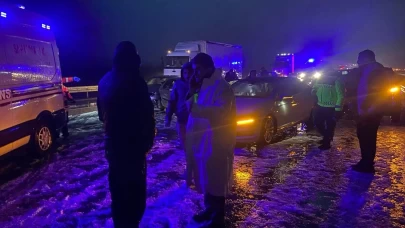 Ankara-Niğde Otoyolu'nda zincirleme kaza