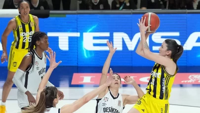 Fenerbahçe, potadaki derbiyi kazanarak finale yükseldi!