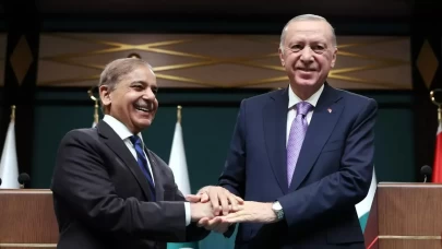 Pakistan Başbakanı Şerif'ten Erdoğan'a övgü dolu sözler: 'Siz büyüklüğü temsil ediyorsunuz!'