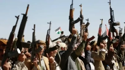 Husiler: ABD, Kamaran Adası'na 5 hava saldırısı düzenledi