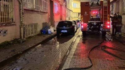 Fatih’te 3 katlı binada yangın