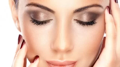 Göz makyajınızı kolayca temizlemek için uygulamanız gereken yöntemler