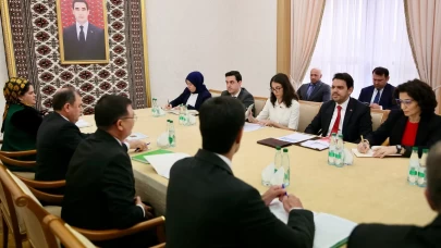 YTB Başkanı Eren: Kardeşlik köklerden güç alır, Türkiye Bursları ile dünyaya yayılır!