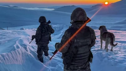 Kahraman askerlerimizin zorlu şartlarda vatan nöbeti