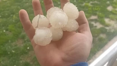 Elazığ’ın ilçe ve köylerinde dolu etkili oldu