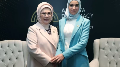 Emine Erdoğan, Suriye Cumhurbaşkanı’nın eşi Latife El Durubi ile görüştü