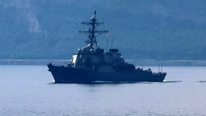 Husiler, Kızıldeniz'de 2 ABD destroyerini vurdu
